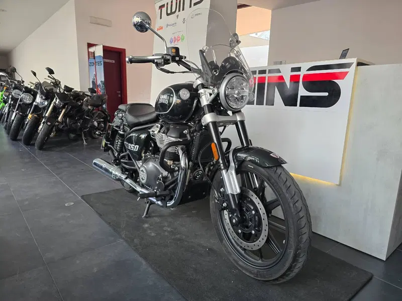 Royal Enfield Super Meteor 650 (2023 - 26) (2)