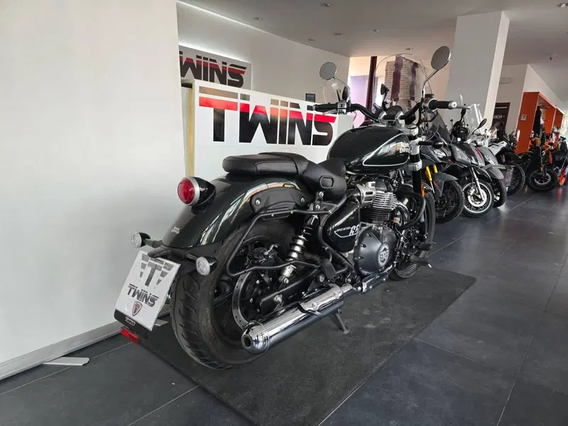 Royal Enfield Super Meteor 650 (2023 - 26) (8)