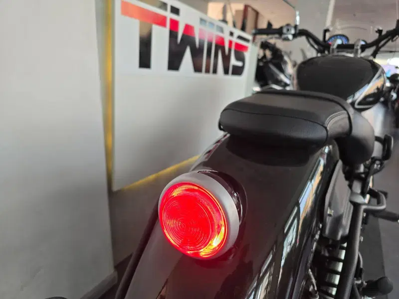 Royal Enfield Super Meteor 650 (2023 - 26) (10)