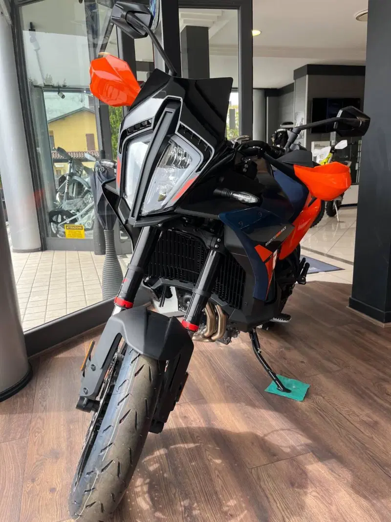 KTM 890 SMT (2026) (2)