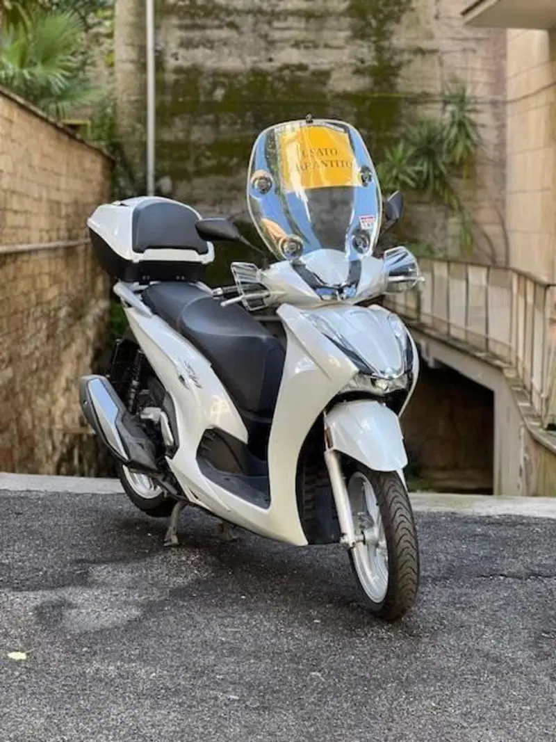 Honda SH 350 (2021 - 24) (2)
