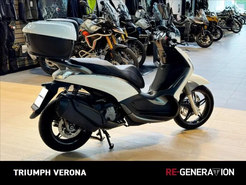 Piaggio Beverly 350 ABS (2016 - 20) (3)