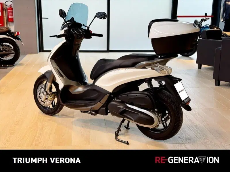 Piaggio Beverly 350 ABS (2016 - 20) (7)