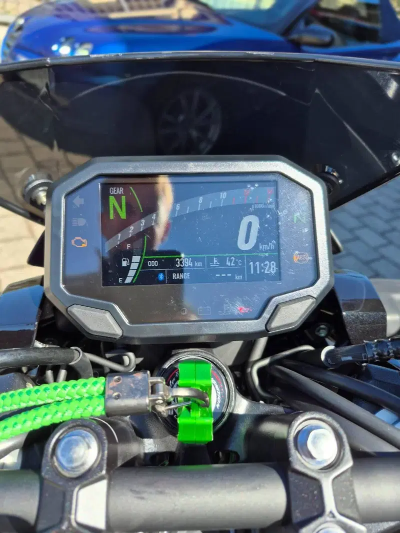 Kawasaki Z 500 SE (2024 - 26) (8)