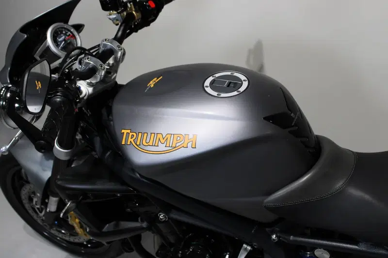 Triumph Street Triple R (2009 - 12) (5)