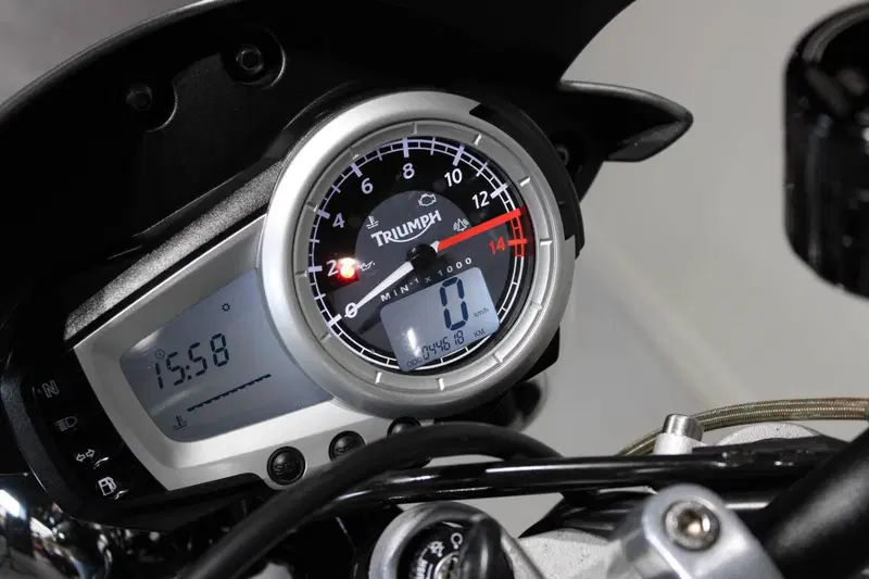 Triumph Street Triple R (2009 - 12) (6)