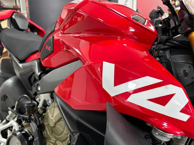 Ducati Streetfighter V4 1100 S (2021 - 22) (4)