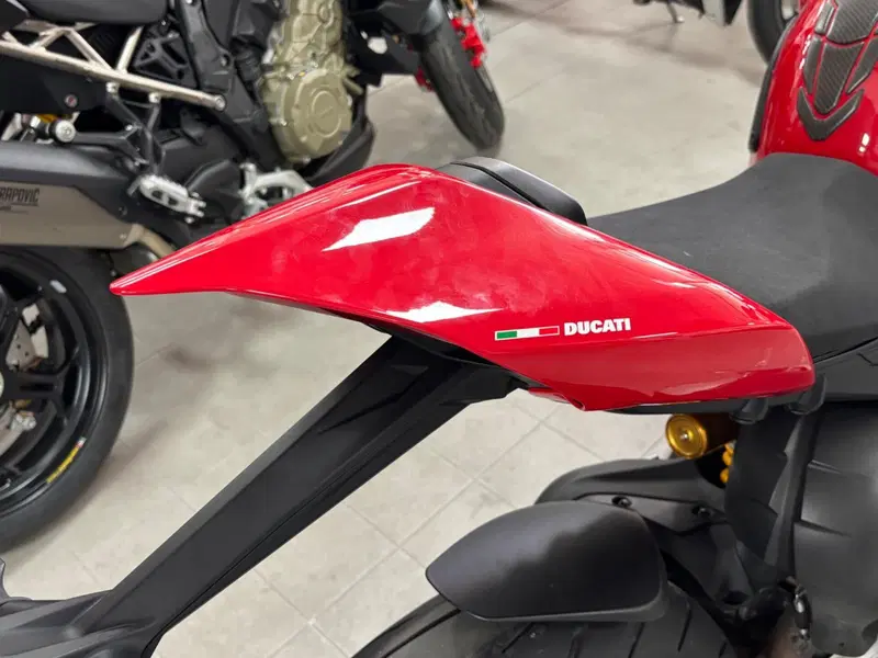 Ducati Streetfighter V4 1100 S (2021 - 22) (9)