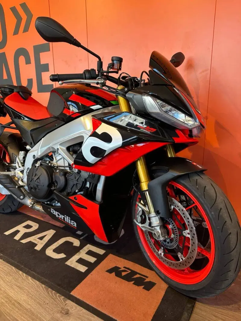 Aprilia Tuono V4 Factory (2021 - 24) (2)