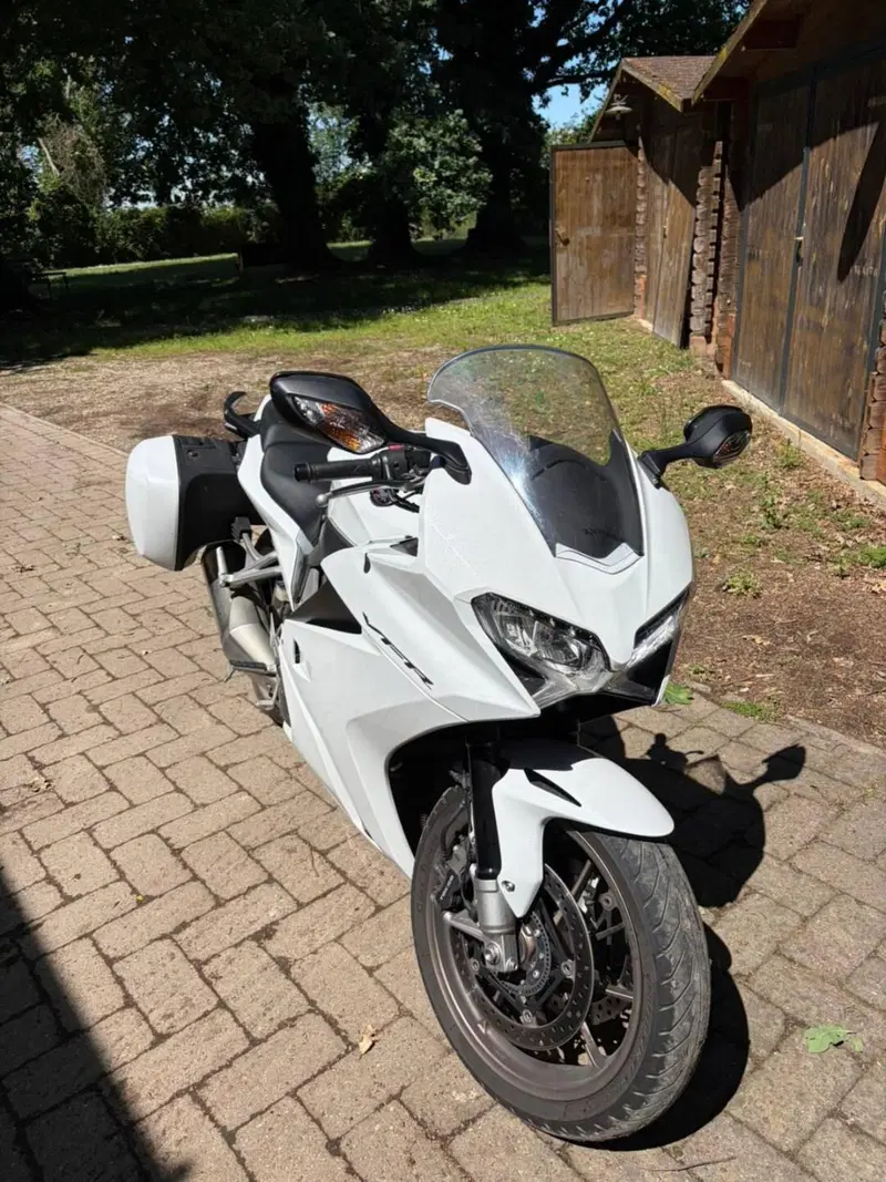 Honda VFR 800 F (2014 - 16)