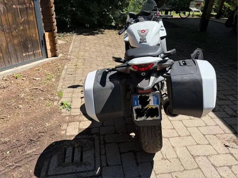 Honda VFR 800 F (2014 - 16) (2)