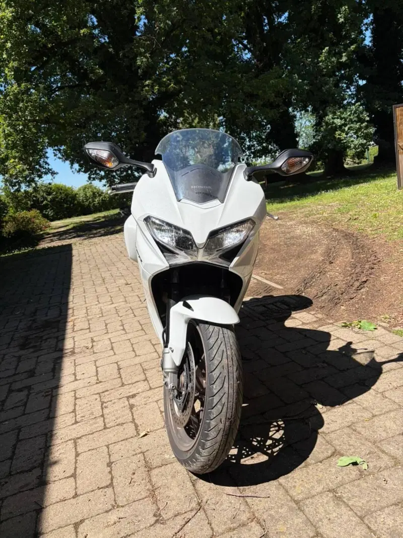 Honda VFR 800 F (2014 - 16) (4)
