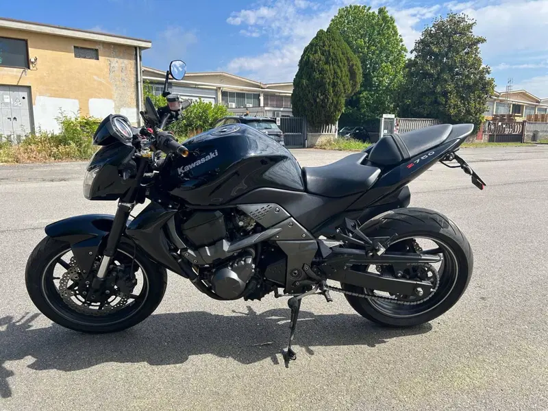 Kawasaki Z 750 (2007 - 14) (4)