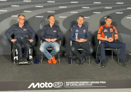 Ufficiale: Il team Tech3 di Steiner continuerà con KTM nel 2027, firmato l'accordo pluriennale