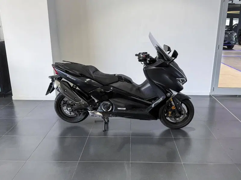 Yamaha T-Max 530 Iron Max (2014 - 17) (2)
