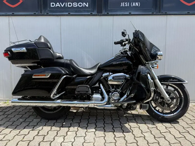 Harley-Davidson 107 Electra Glide Ultra Limited (2017 - 18) - FLHTK (9)