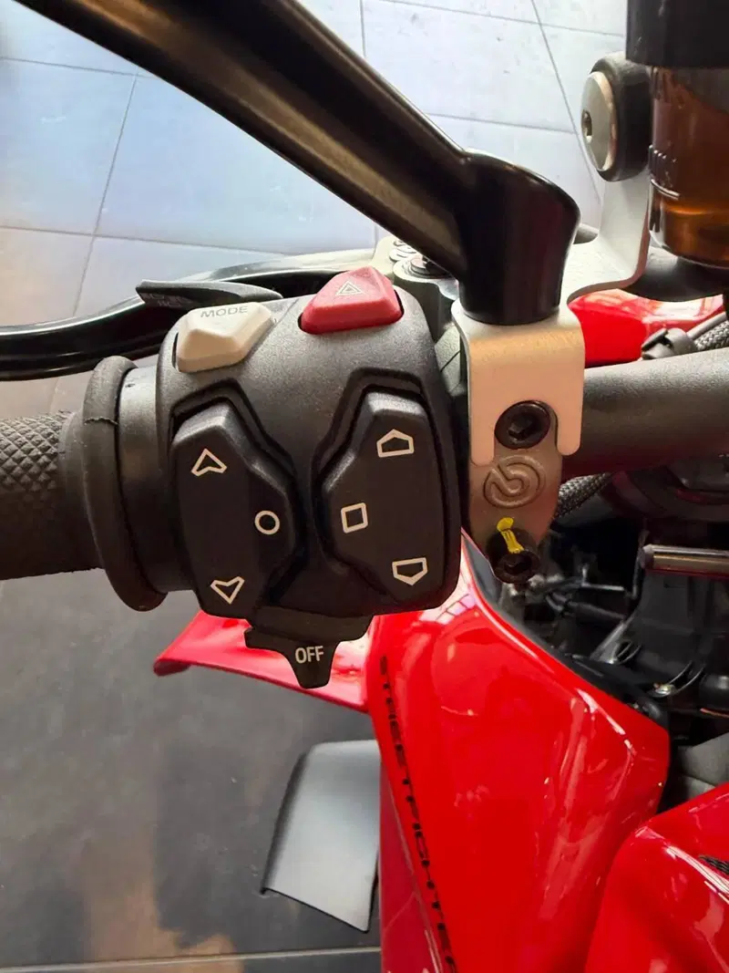 Ducati Streetfighter V4 (2025 - 26) (7)