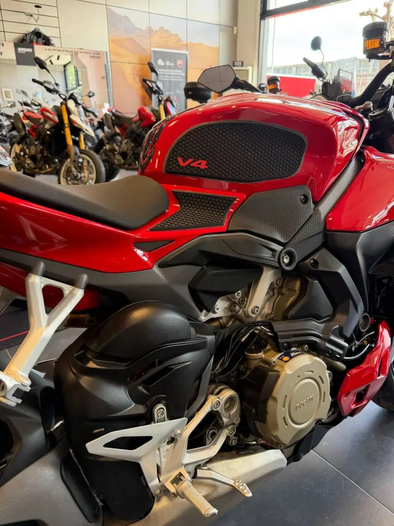 Ducati Streetfighter V4 (2025 - 26) (17)