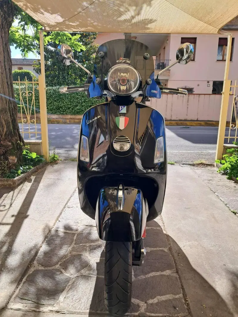 Vespa GTS 250 i.e. (6)
