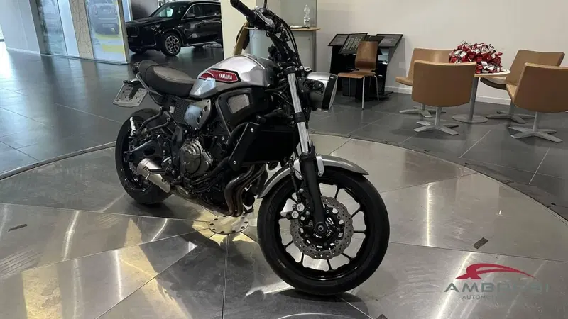 Yamaha XSR 700 ABS (2016 - 20) (2)