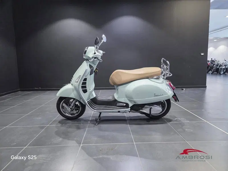 Vespa GTS 300 Super Hpe (2021 - 22) (2)