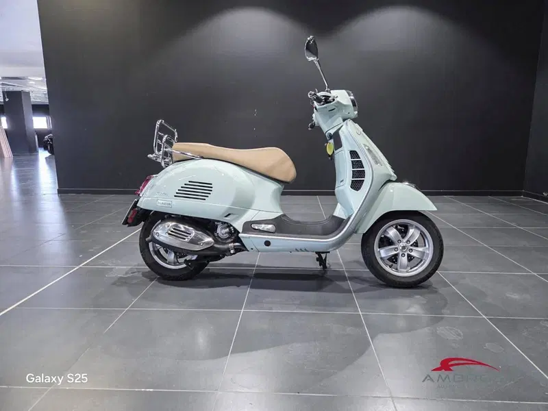 Vespa GTS 300 Super Hpe (2021 - 22) (3)