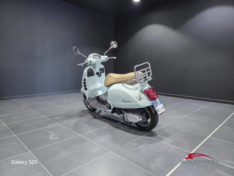 Vespa GTS 300 Super Hpe (2021 - 22) (4)