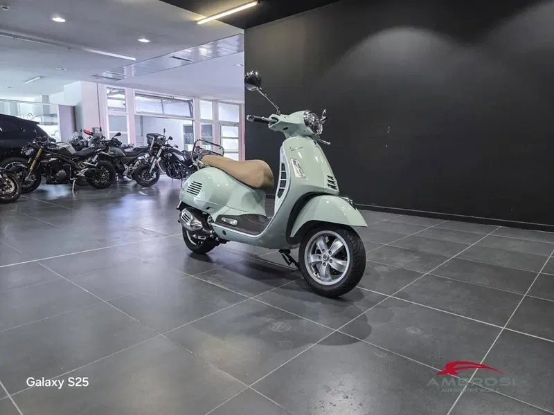 Vespa GTS 300 Super Hpe (2021 - 22) (5)