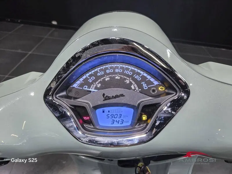 Vespa GTS 300 Super Hpe (2021 - 22) (6)