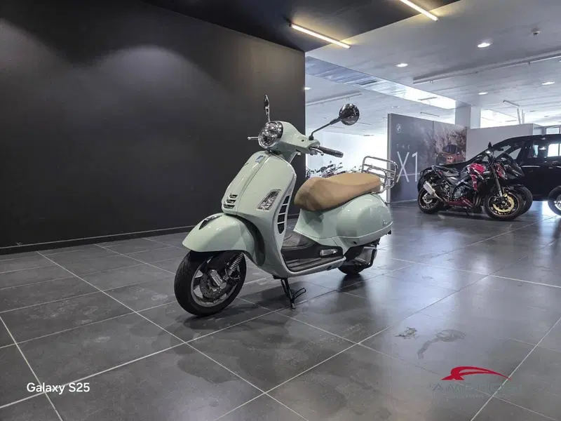 Vespa GTS 300 Super Hpe (2021 - 22) (10)