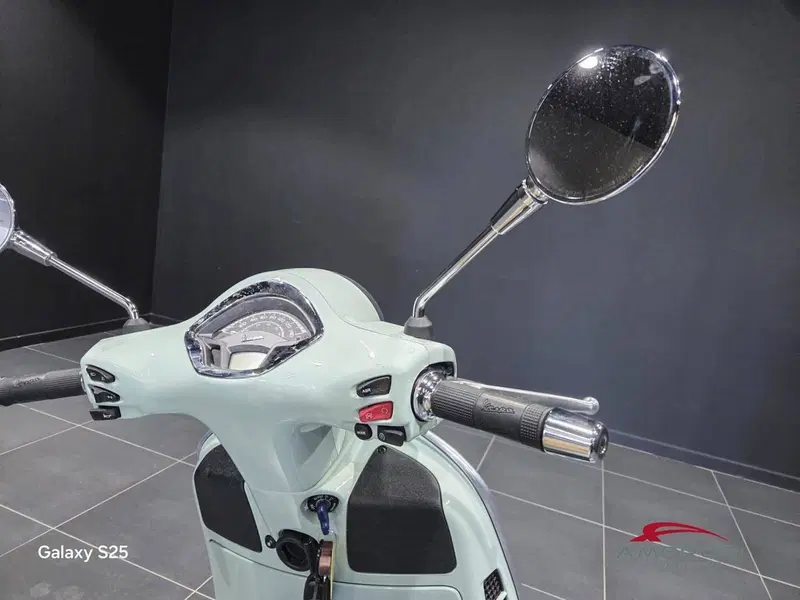 Vespa GTS 300 Super Hpe (2021 - 22) (11)