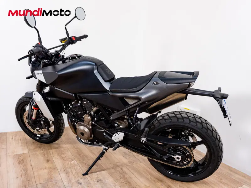 Husqvarna Svartpilen 801 (2024 - 26) (6)