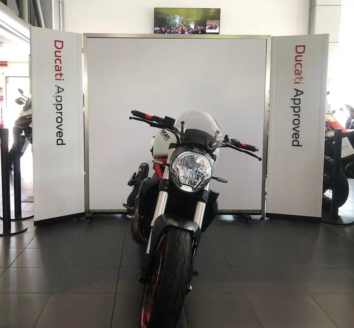 Ducati Monster 821 ABS (2014 - 17) (4)