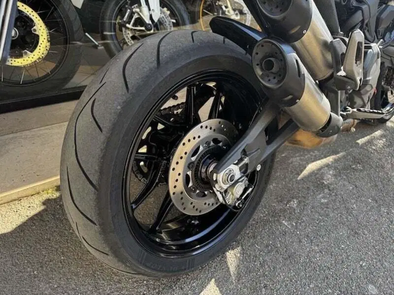 Ducati Monster 937 + (2021 - 25) (2)
