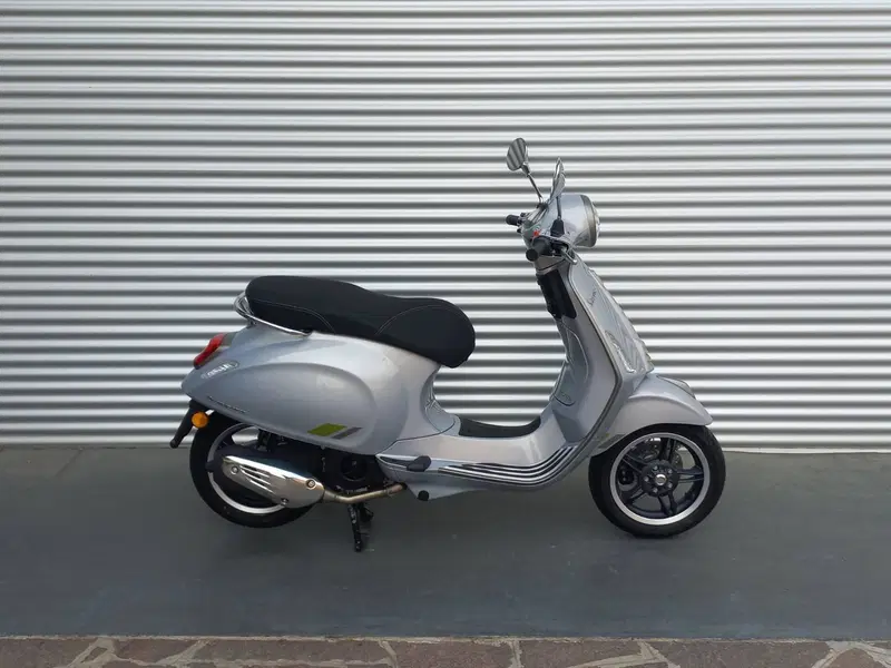 Vespa Primavera 150 Tech (2024 - 25) (2)