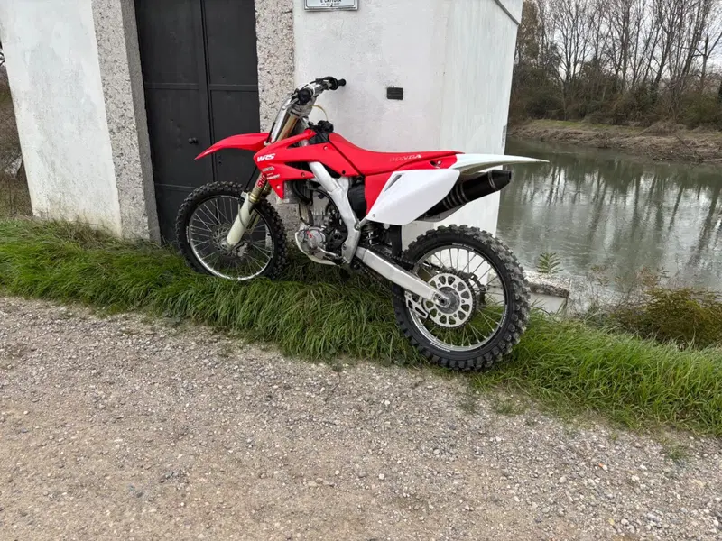 Honda CRF 250R (2009) (3)