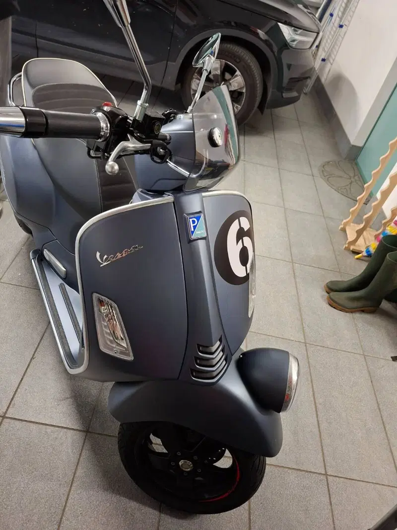 Vespa Sei Giorni 300 Hpe (2021 - 22) (4)