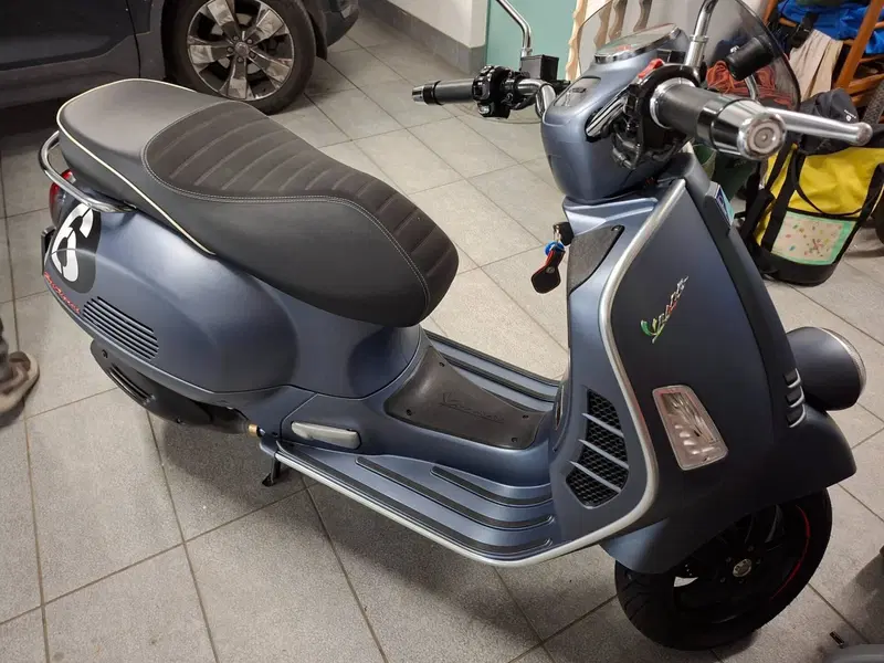 Vespa Sei Giorni 300 Hpe (2021 - 22) (5)