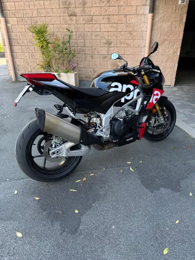 Aprilia Tuono V4 Factory (2021 - 24) usata