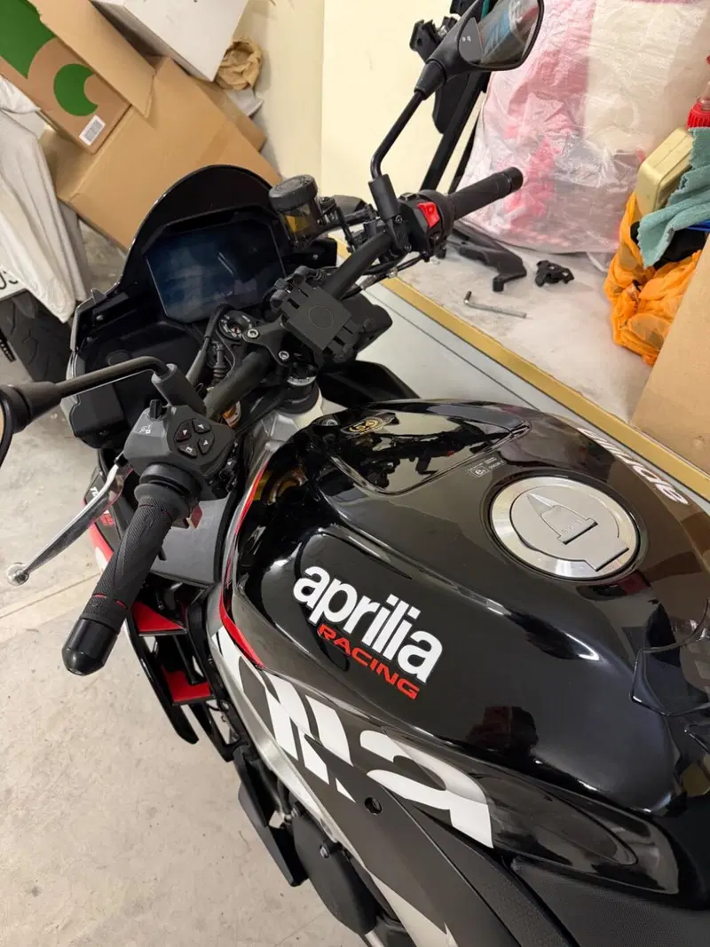Aprilia Tuono V4 Factory (2021 - 24) (5)