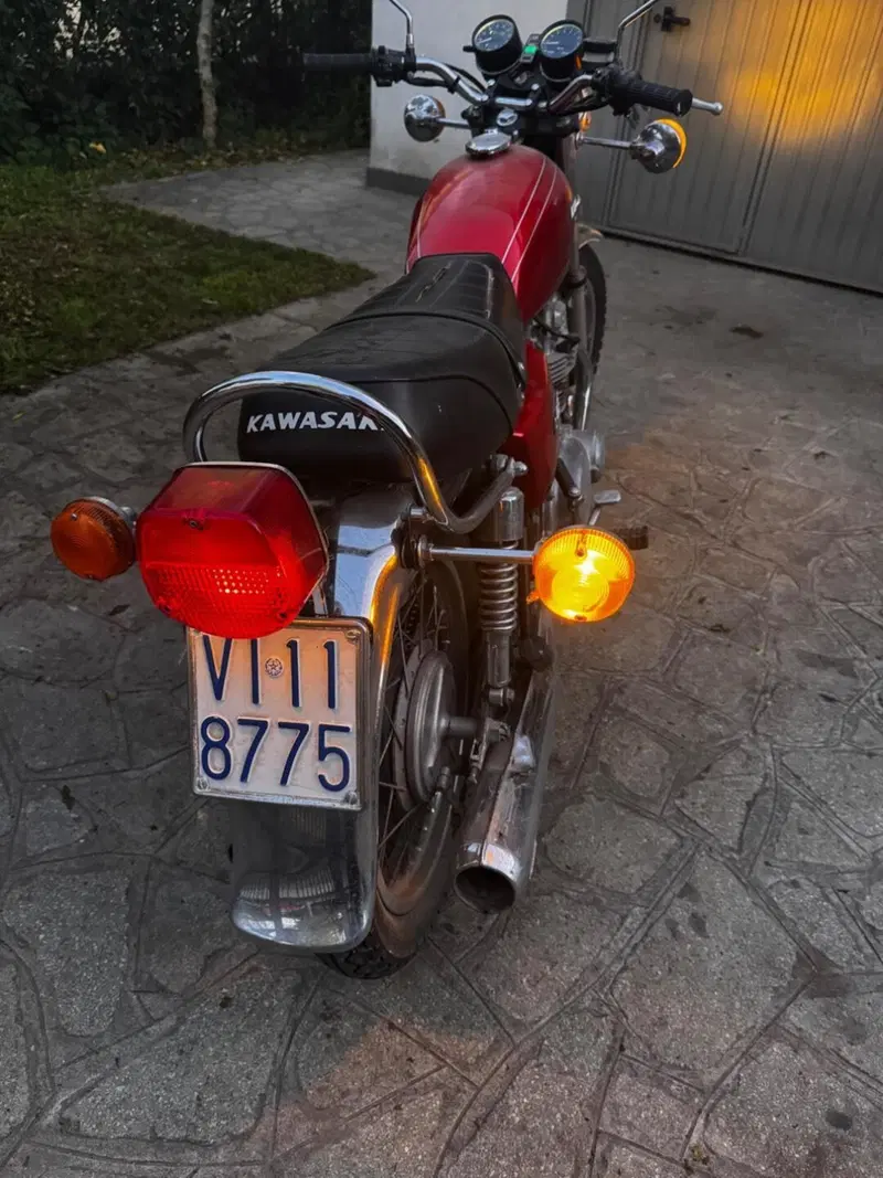 Kawasaki Z400 (8)