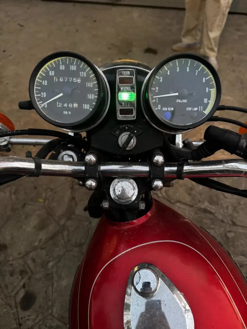 Kawasaki Z400 (10)
