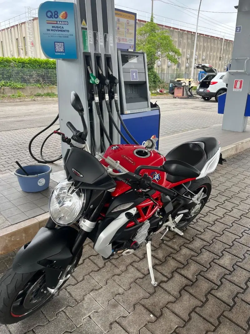 MV Agusta Brutale 800 EAS ABS (2016 - 19) (4)