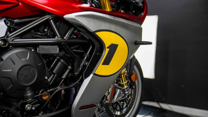 MV Agusta Superveloce 800 Ago (2021 - 23) (12)