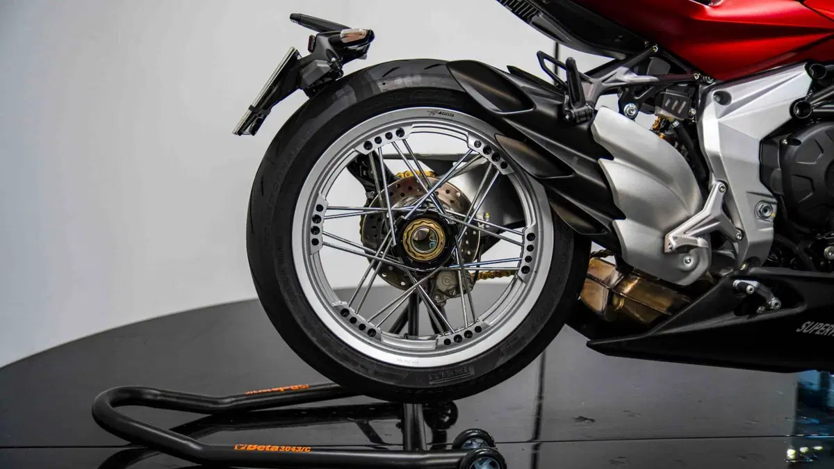 MV Agusta Superveloce 800 Ago (2021 - 23) (16)