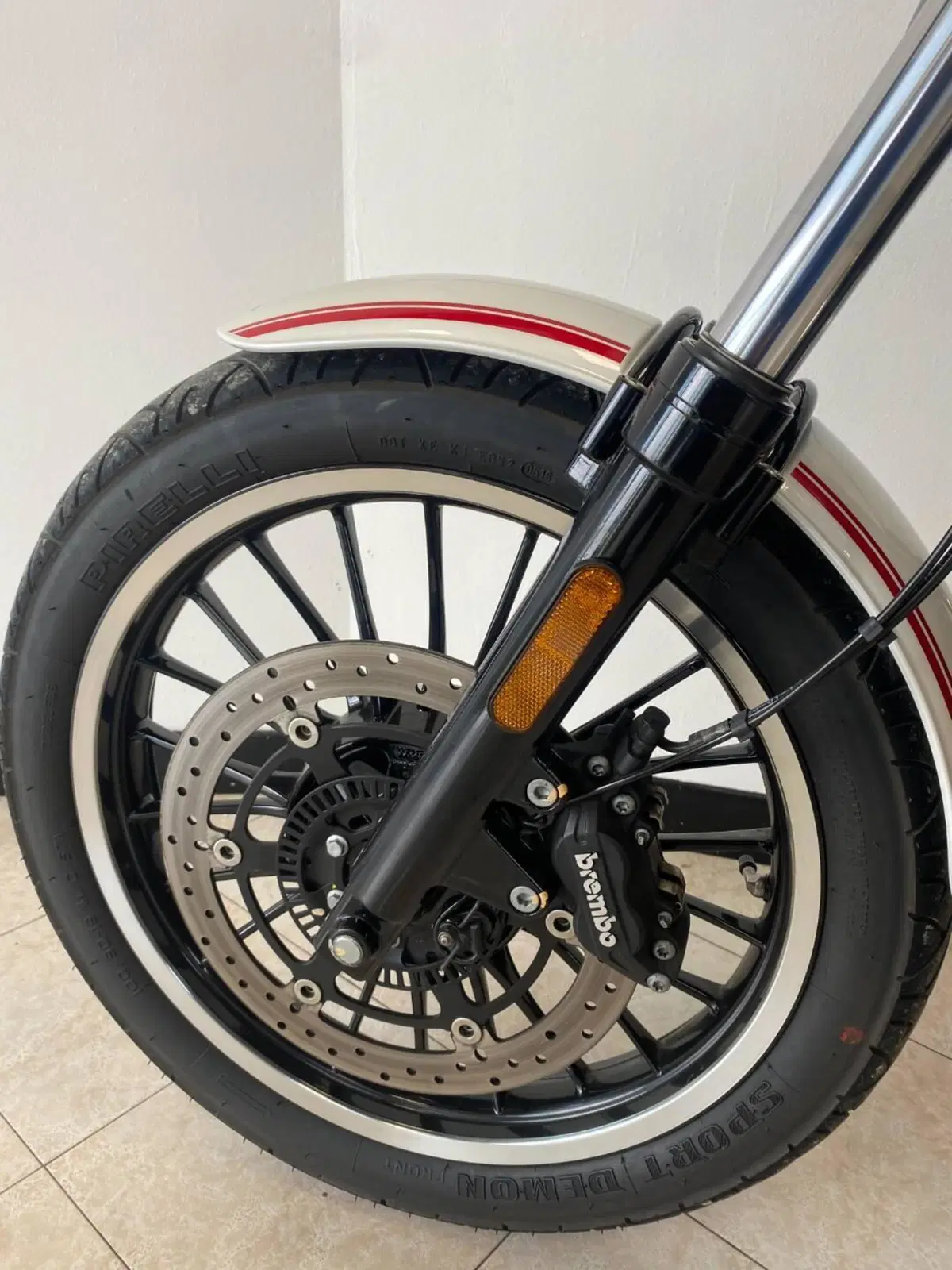 Moto Guzzi V9 Roamer (2018 - 20) (3)