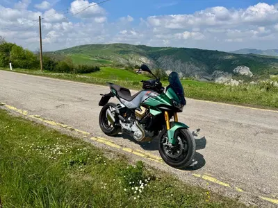 Moto Guzzi V100 Mandello S (2022 - 24) usata