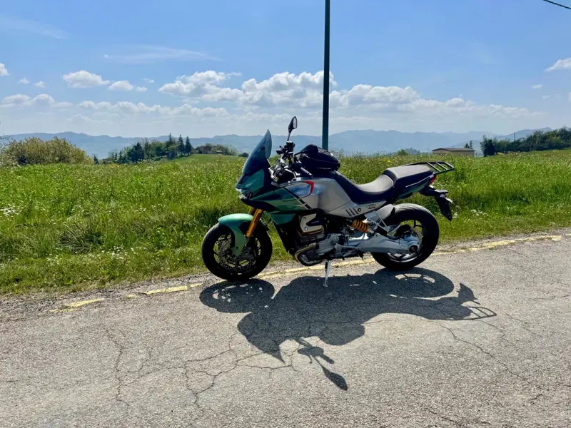 Moto Guzzi V100 Mandello S (2022 - 24) (4)