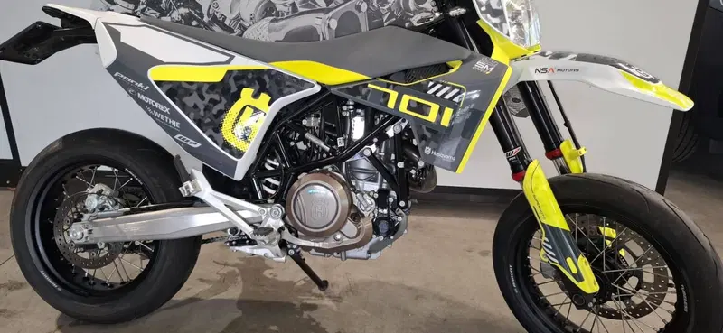 Husqvarna 701 Supermoto (2023 - 25) (4)