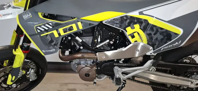Husqvarna 701 Supermoto (2023 - 25) (5)
